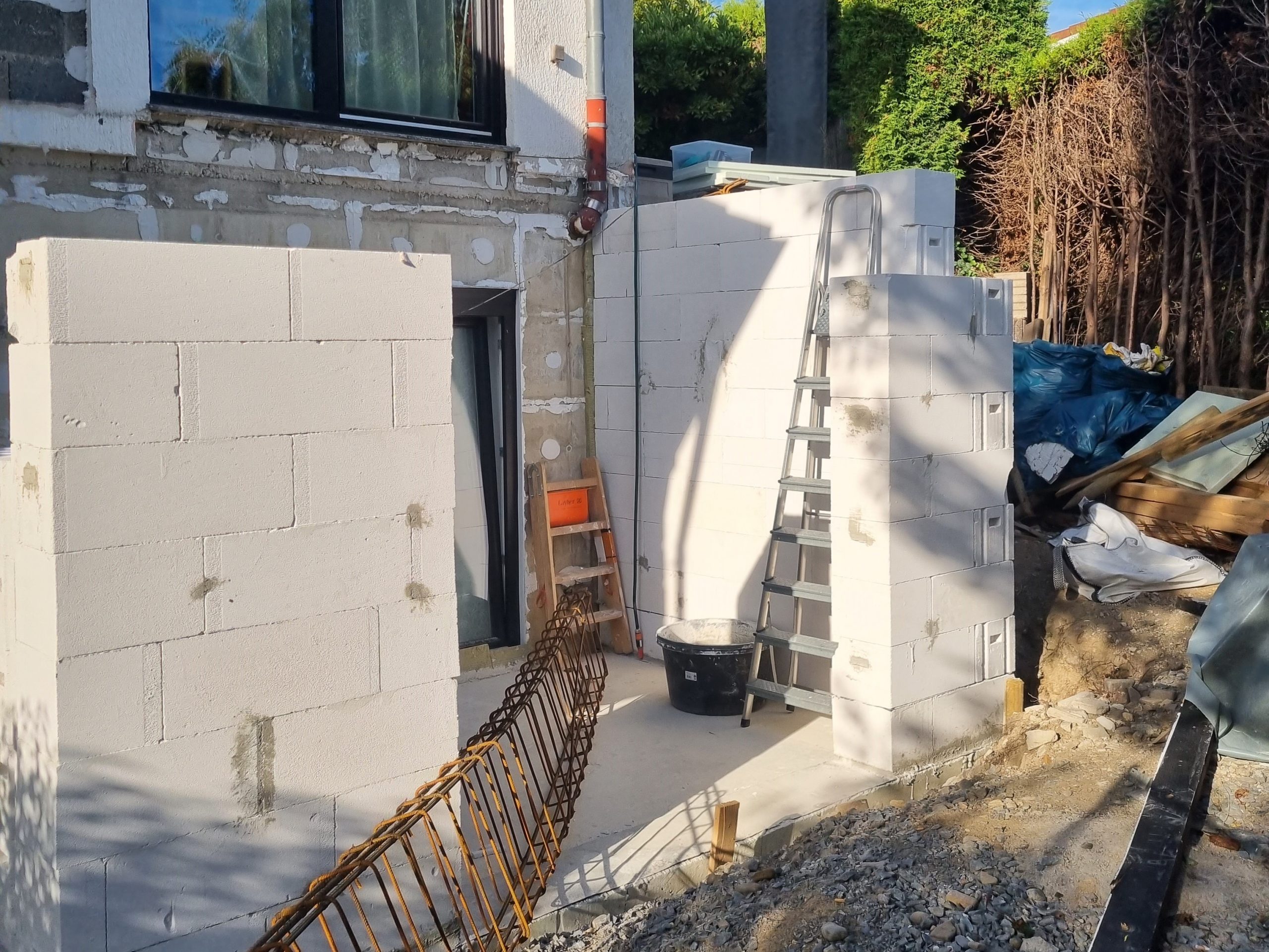 depth-of-field-photo-of-man-sitting-on-chair-while-holding-1600x900px