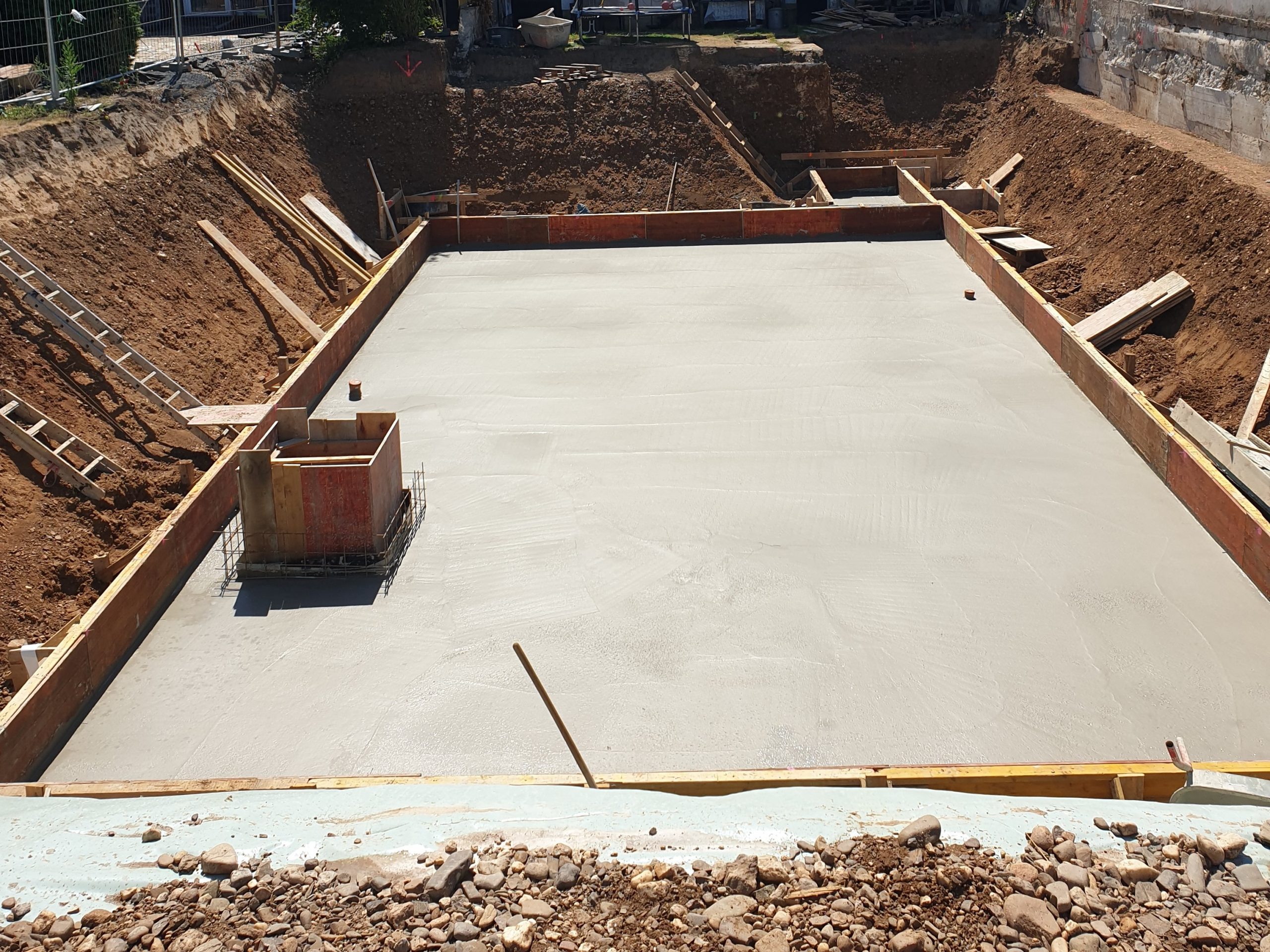 depth-of-field-photo-of-man-sitting-on-chair-while-holding-1600x900px